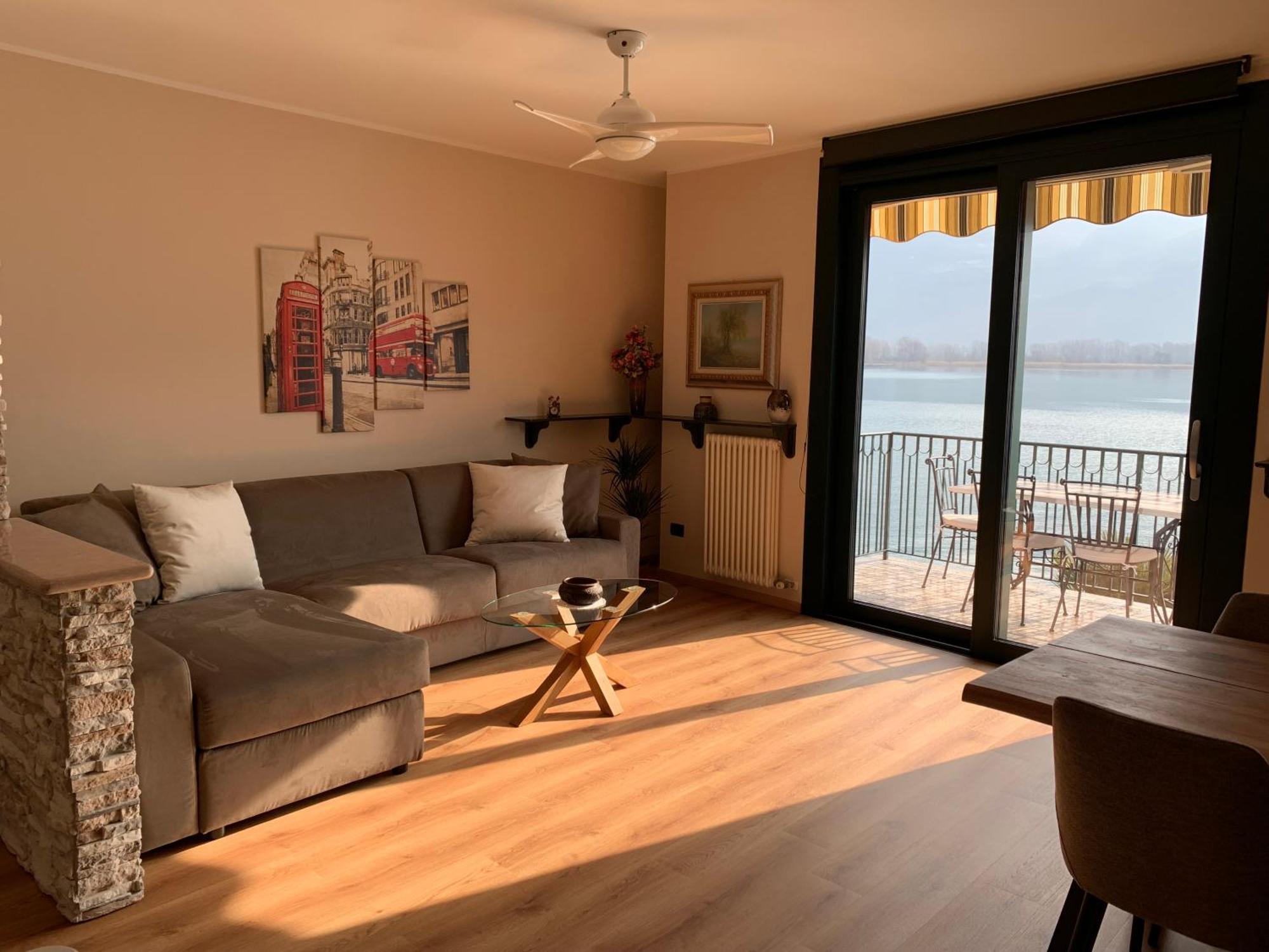 Blue Lake Lovere Exterior photo